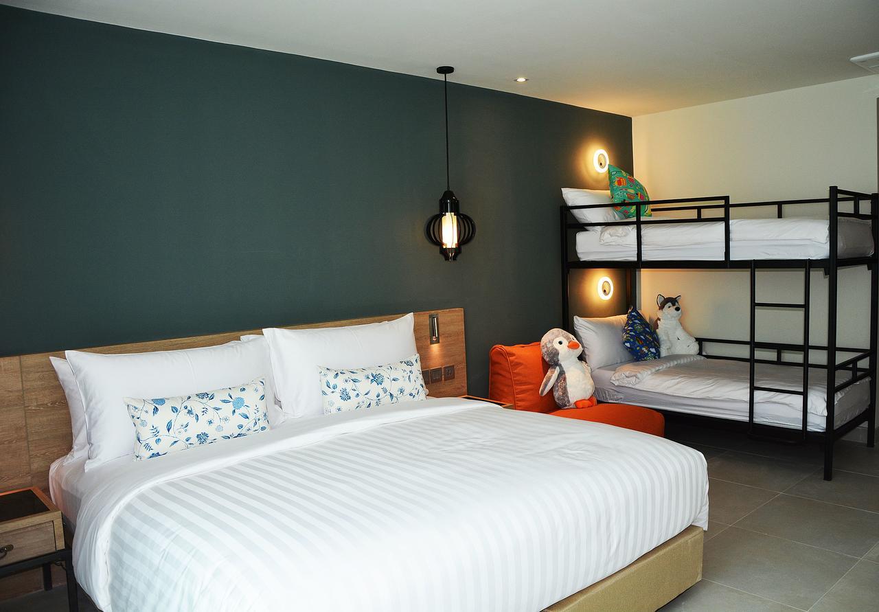 Fusion Suites Phuket Patong Exterior foto Family room at the hotel