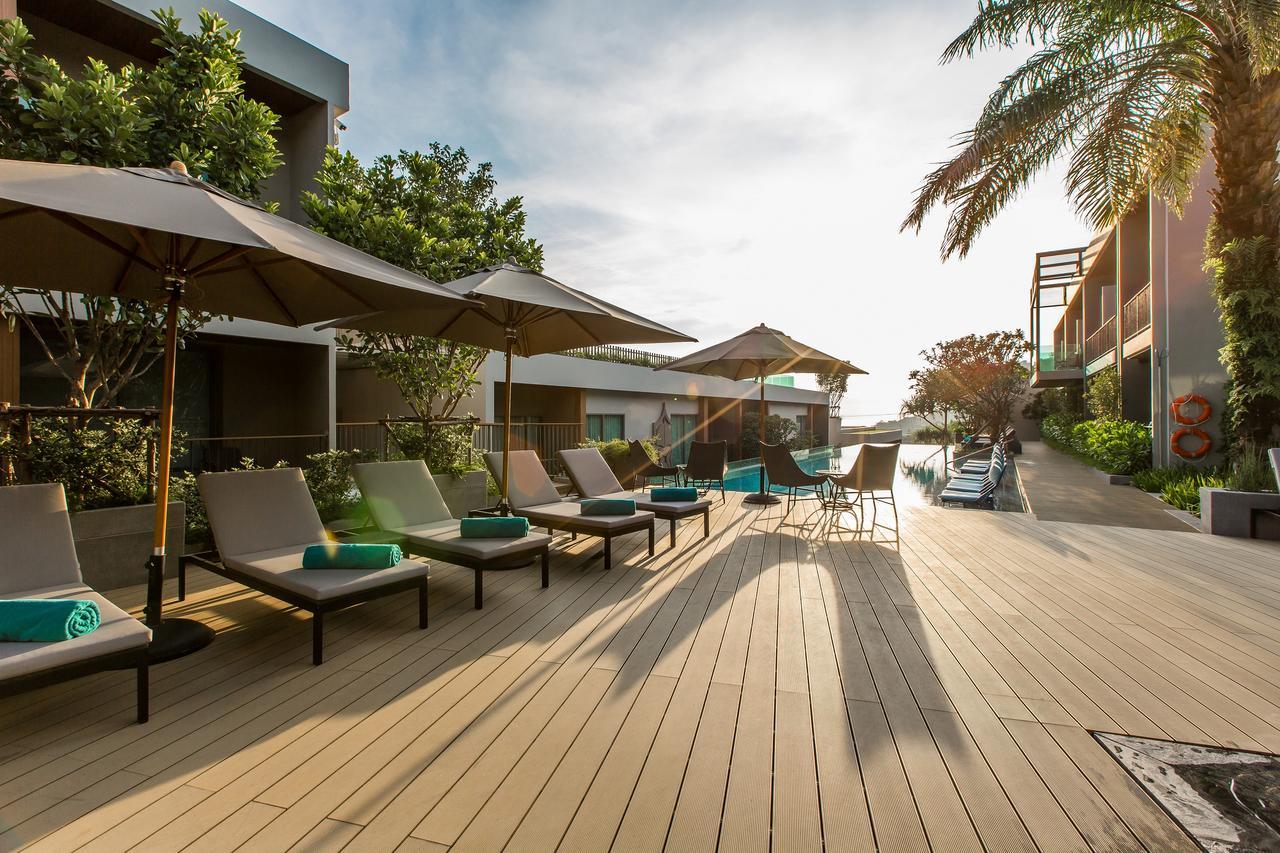 Fusion Suites Phuket Patong Exterior foto The Deck